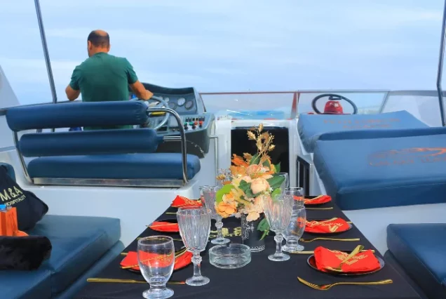 Luxe VIP Boat Ride (10:30 AM – 2:00 PM)