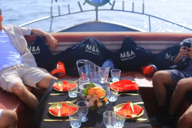 Sunset Boat Ride with Entertainment  (6:30 PM – 8:00 PM)